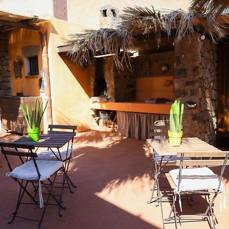Cactus B&B Le Casette Di Marilena Pantelleria Bagian luar foto