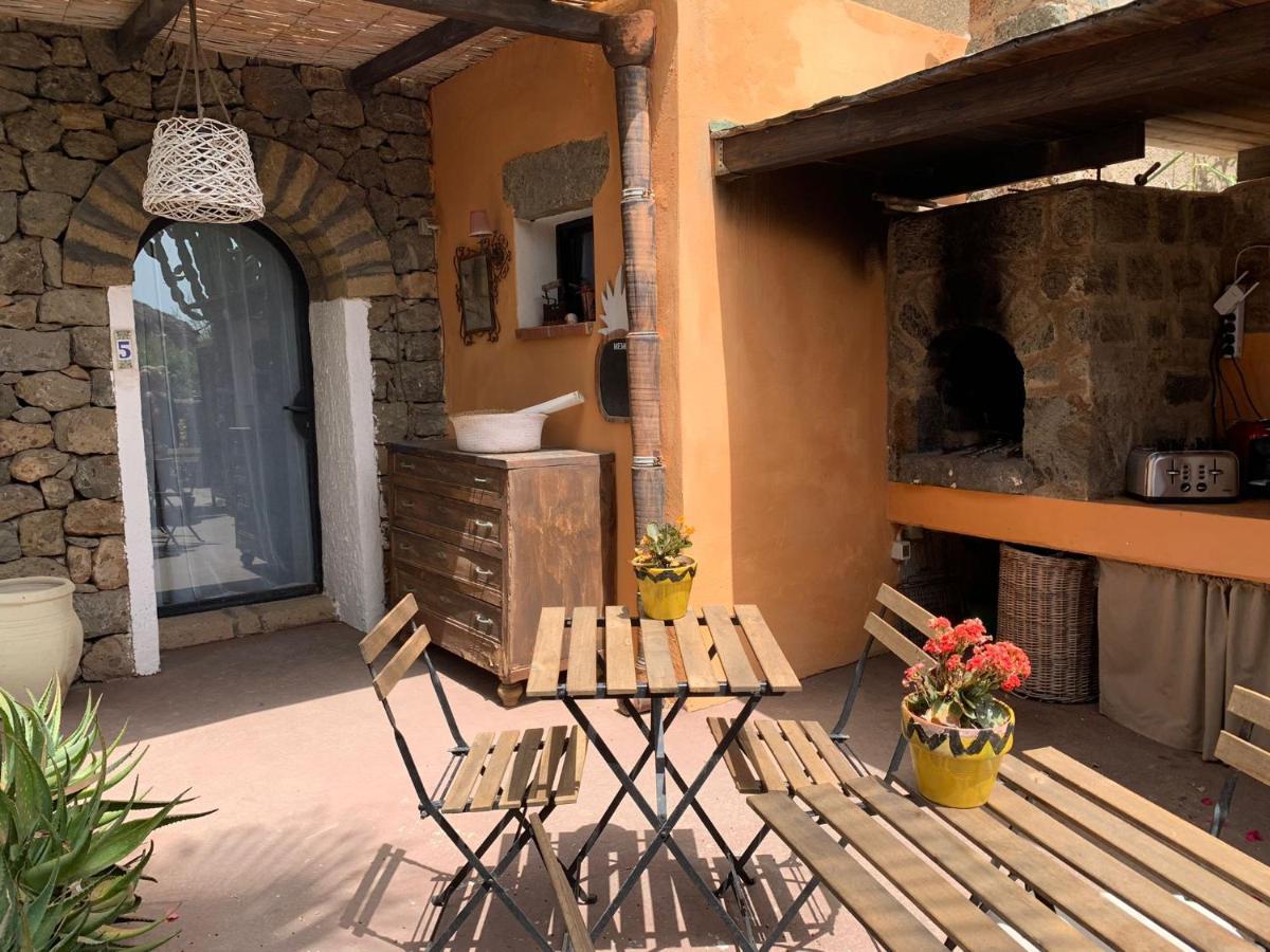 Cactus B&B Le Casette Di Marilena Pantelleria Bagian luar foto