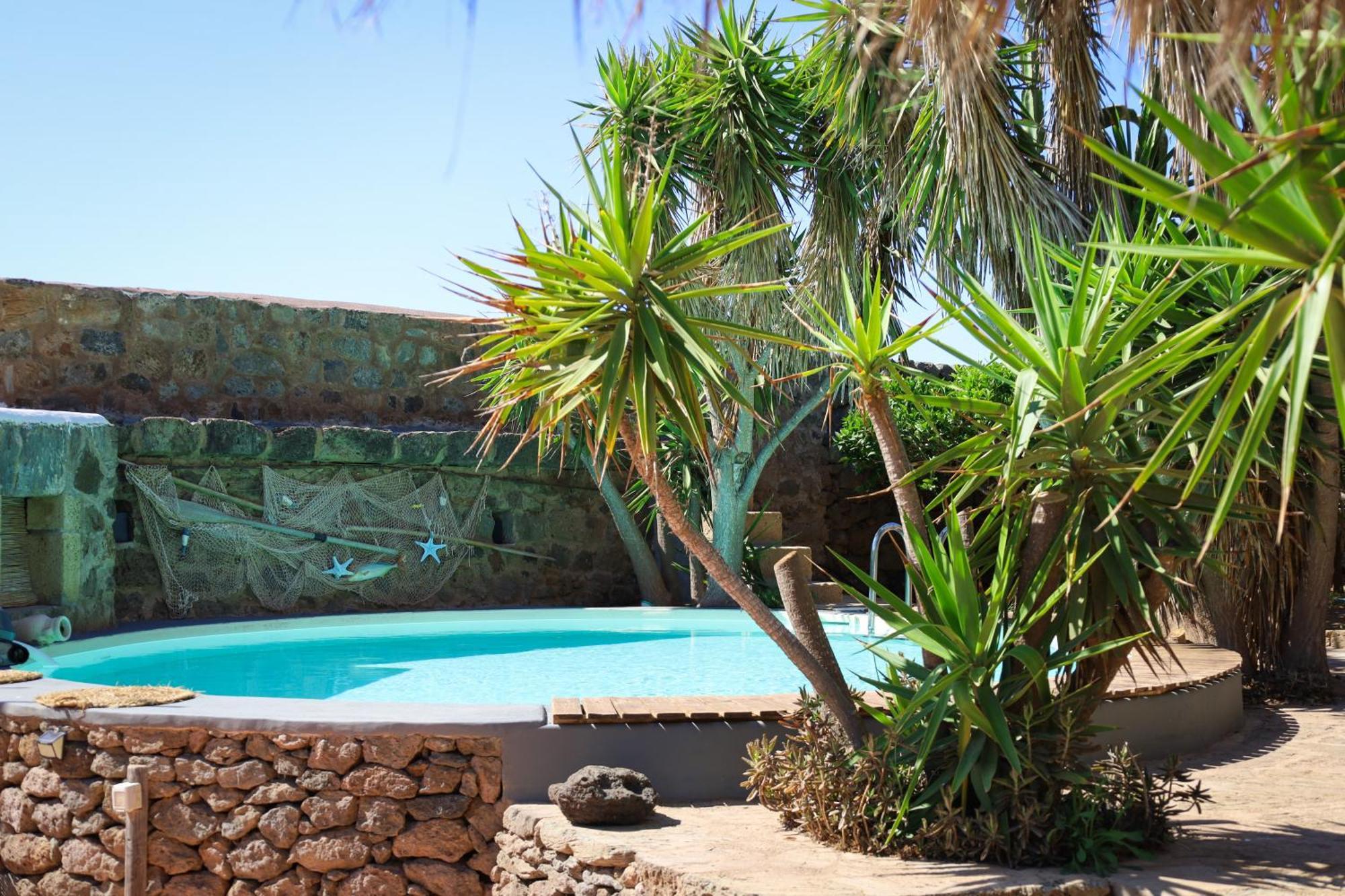 Cactus B&B Le Casette Di Marilena Pantelleria Bagian luar foto